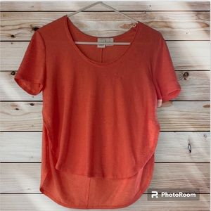 Melrose and Market Dolphin Hem,‎ Scoop-neck Short Sleeve T-Shirt M Coral …